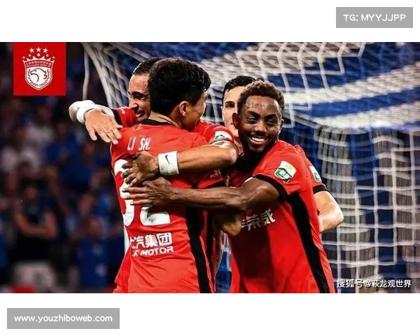 颜骏凌范德萨赛前互动 海港队吉祥物多元内容亮相